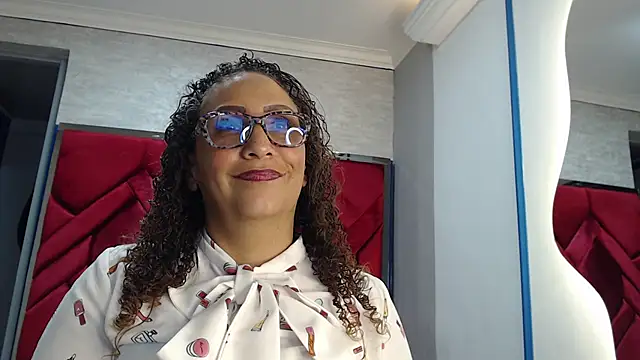 EvaMills1 online show from 03-19-25, 08:00