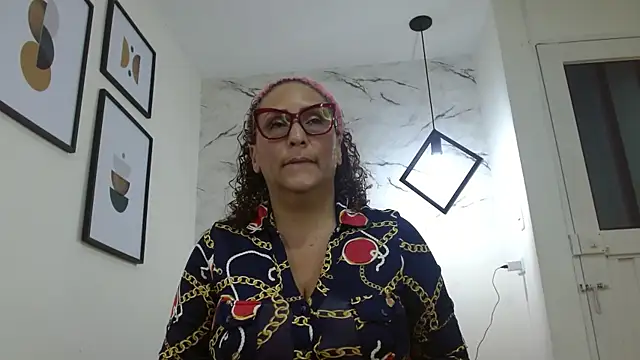 EvaMills1 online show from 11-13-25, 08:35