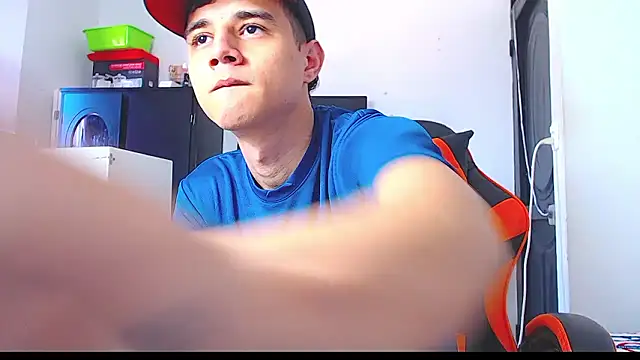 ADAM HOT online show from 01-10-26, 08:37