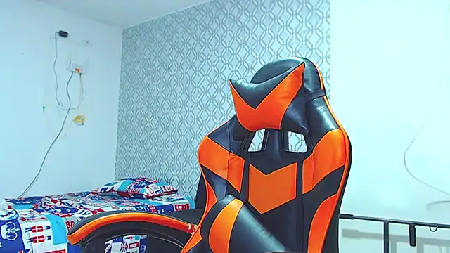 ADAM HOT online show from 04-19-26, 12:33