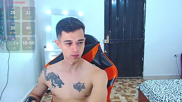 Snapshot of ADAM_HOT chatting on 07-15-26, 09:22 ADAM HOT online show from 07-15-26, 09:22