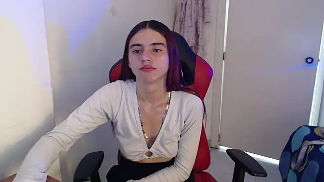 Snapshot of Maximesex chatting on 06-24-26, 01:53 Maximesex online show from 06-24-26, 01:53