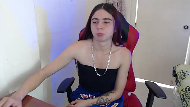 Snapshot of Maximesex chatting on 06-30-26, 01:22 Maximesex online show from 06-30-26, 01:22