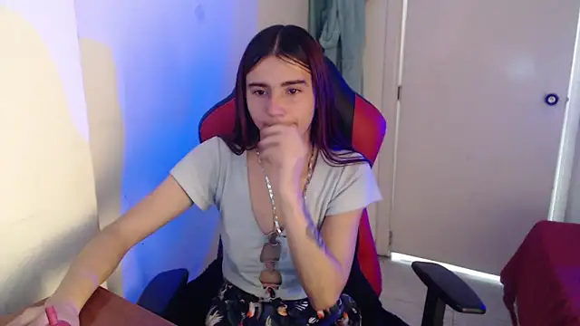 Snapshot of Maximesex chatting on 06-05-26, 01:50 Maximesex online show from 06-05-26, 01:50