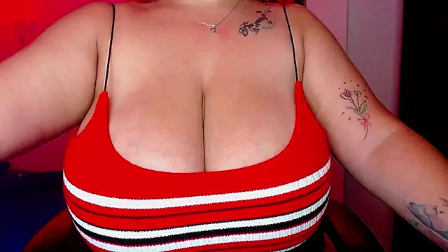 Snapshot of Rousrossell_4 chatting on 01-04-25, 02:46 Rousrossell 4 online show from 01-04-25, 02:46