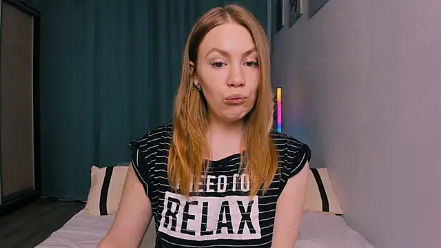 InsatiableFoxX online show from 04-08-26, 09:16