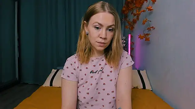 InsatiableFoxX online show from 09-23-25, 06:59