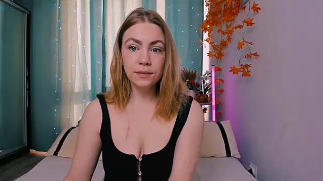 InsatiableFoxX online show from 09-29-25, 05:58