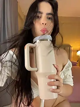 Mavi Coless online show from 10-31-25, 02:08