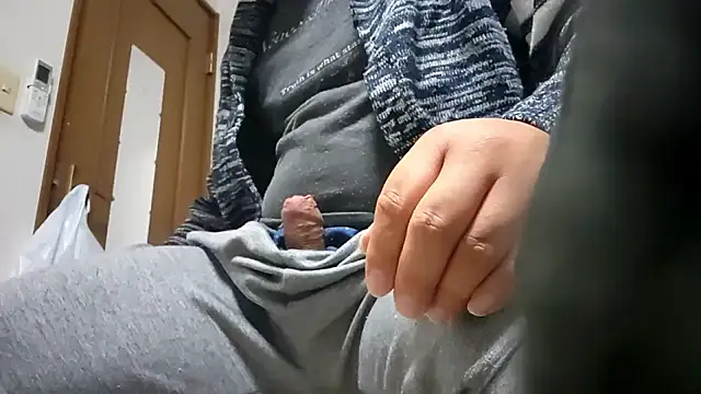 Snapshot of 07YUKIO chatting on 10-26-25, 12:27 07YUKIO online show from 10-26-25, 12:27