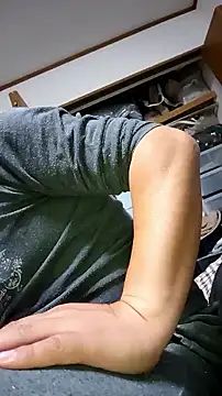 Snapshot of 07YUKIO chatting on 10-27-25, 05:14 07YUKIO online show from 10-27-25, 05:14