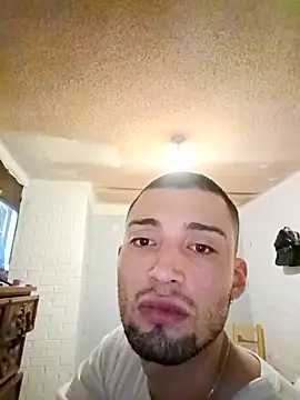 Snapshot of Suggarwhite18CM chatting on 11-08-25, 07:39 Suggarwhite18CM online show from 11-08-25, 07:39