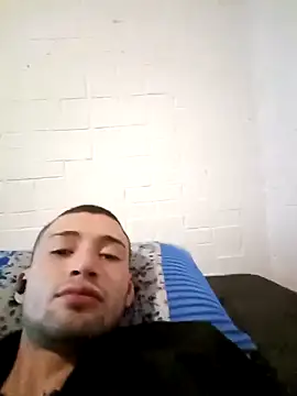 Snapshot of Suggarwhite18CM chatting on 10-21-25, 10:47 Suggarwhite18CM online show from 10-21-25, 10:47