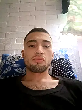 Snapshot of Suggarwhite18CM chatting on 10-01-25, 04:22 Suggarwhite18CM online show from 10-01-25, 04:22