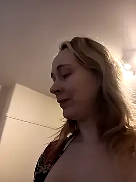 Snapshot of Teagan_B chatting on 01-10-25, 02:45 Teagan B online show from 01-10-25, 02:45