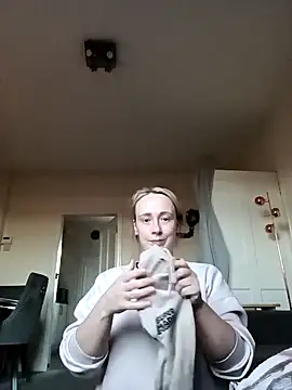 Snapshot of Teagan_B chatting on 12-10-24, 02:50 Teagan B online show from 12-10-24, 02:50