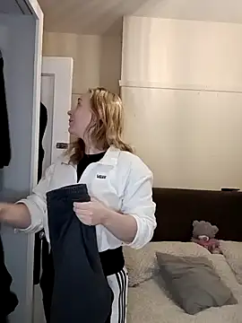 Snapshot of Teagan_B chatting on 01-13-25, 02:21 Teagan B online show from 01-13-25, 02:21