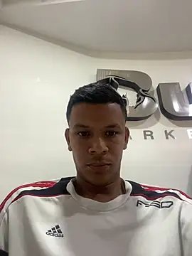 Snapshot of Onel9701 chatting on 03-21-26, 06:45 Onel9701 online show from 03-21-26, 06:45