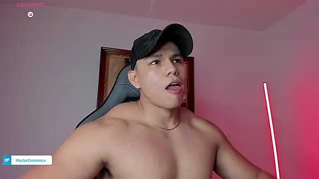 Snapshot of RoyConstance chatting on 10-12-25, 04:36 RoyConstance online show from 10-12-25, 04:36