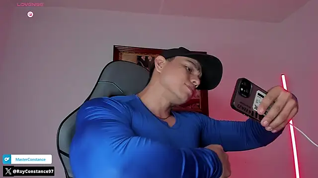 Snapshot of RoyConstance chatting on 09-28-25, 04:41 RoyConstance online show from 09-28-25, 04:41