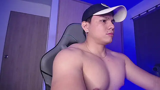 Snapshot of RoyConstance chatting on 03-21-25, 05:00 RoyConstance online show from 03-21-25, 05:00