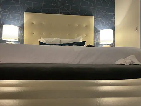 longdonglyxh online show from 10-25-25, 10:10