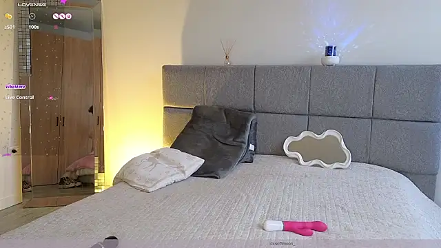 Soffimoon  online show from 03-16-26, 09:17