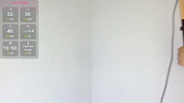 yulissa18 online show from 10-31-25, 05:37