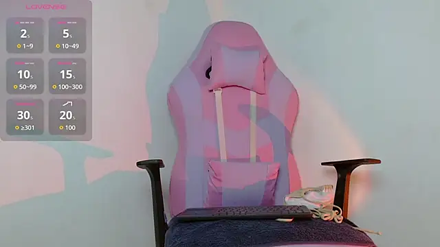 yulissa18 online show from 11-28-25, 04:23