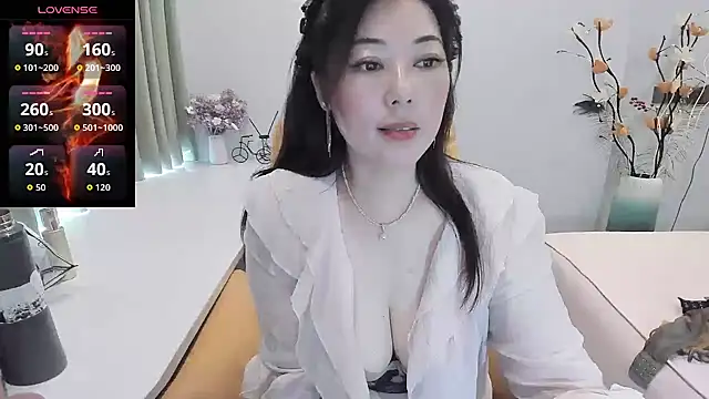 Crystal Wings online show from 10-23-25, 02:32