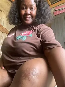 Snapshot of Missmoox24 chatting on 03-05-25, 06:33 Missmoox24 online show from 03-05-25, 06:33