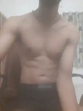 Snapshot of MustFuckHard@xh chatting on 10-30-25, 05:43 MustFuckHardxh online show from 10-30-25, 05:43