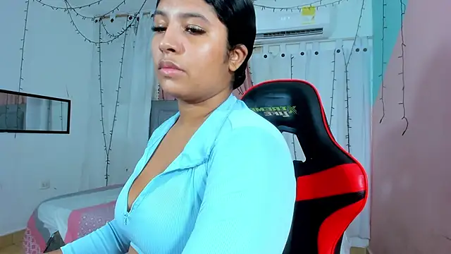 valentina 0  online show from 11-14-25, 08:23