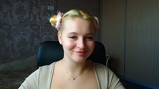 Milka kiss  online show from 03-13-26, 08:52