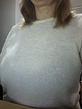 Snapshot of _tasechka_ chatting on 03-08-25, 04:28  tasechka  online show from 03-08-25, 04:28