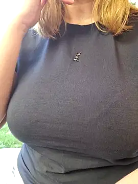 Snapshot of _tasechka_ chatting on 09-19-25, 03:16  tasechka  online show from 09-19-25, 03:16
