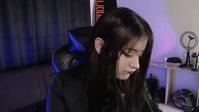 liz-beths online show from 11-30-25, 12:44