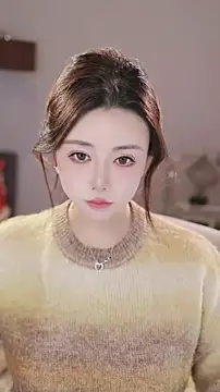 Qiaoqiao  online show from 12-19-25, 04:31