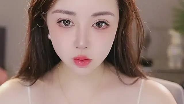 Qiaoqiao  online show from 02-11-26, 12:43