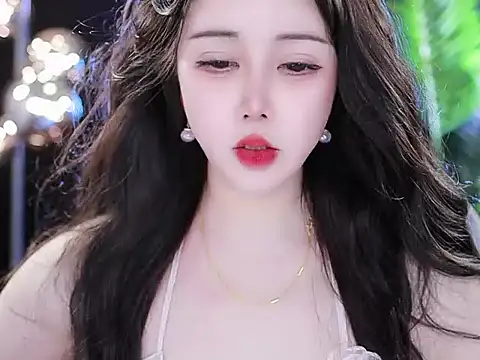 Qiaoqiao  online show from 03-19-25, 12:56
