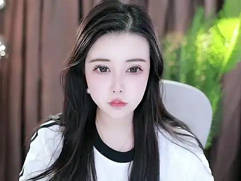 Qiaoqiao  online show from 02-07-25, 01:22
