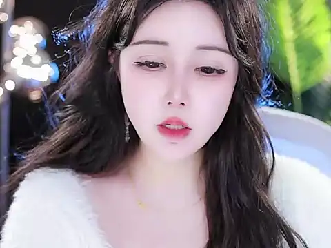 Qiaoqiao  online show from 03-17-25, 12:42