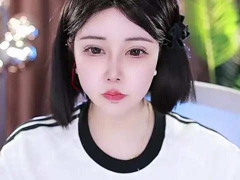 Qiaoqiao  online show from 03-22-25, 12:25