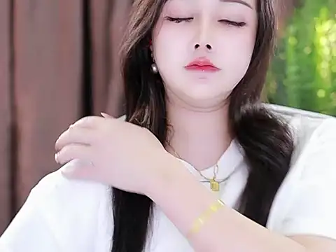 Qiaoqiao  online show from 02-11-25, 04:35