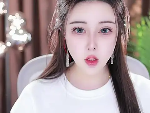 Qiaoqiao  online show from 03-03-25, 04:15