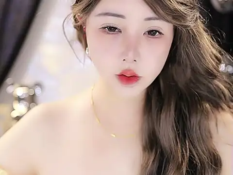 Qiaoqiao  online show from 09-24-25, 10:33