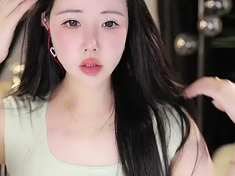 Qiaoqiao  online show from 10-01-25, 06:18