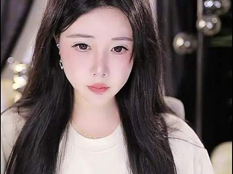 Qiaoqiao  online show from 10-04-25, 04:30