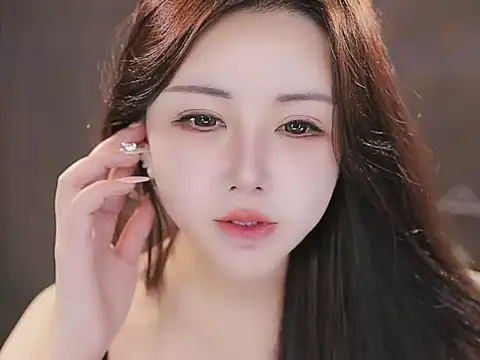 Qiaoqiao  online show from 11-07-25, 01:59