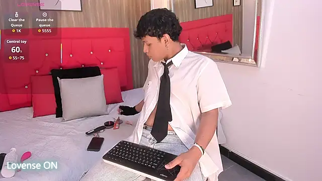 Snapshot of axel_ps chatting on 10-04-25, 04:03 axel ps online show from 10-04-25, 04:03